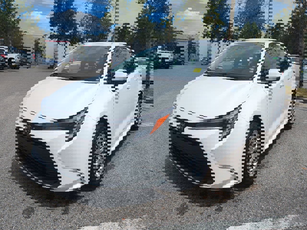 2023 Toyota Corolla Hybrid XLE photo 2