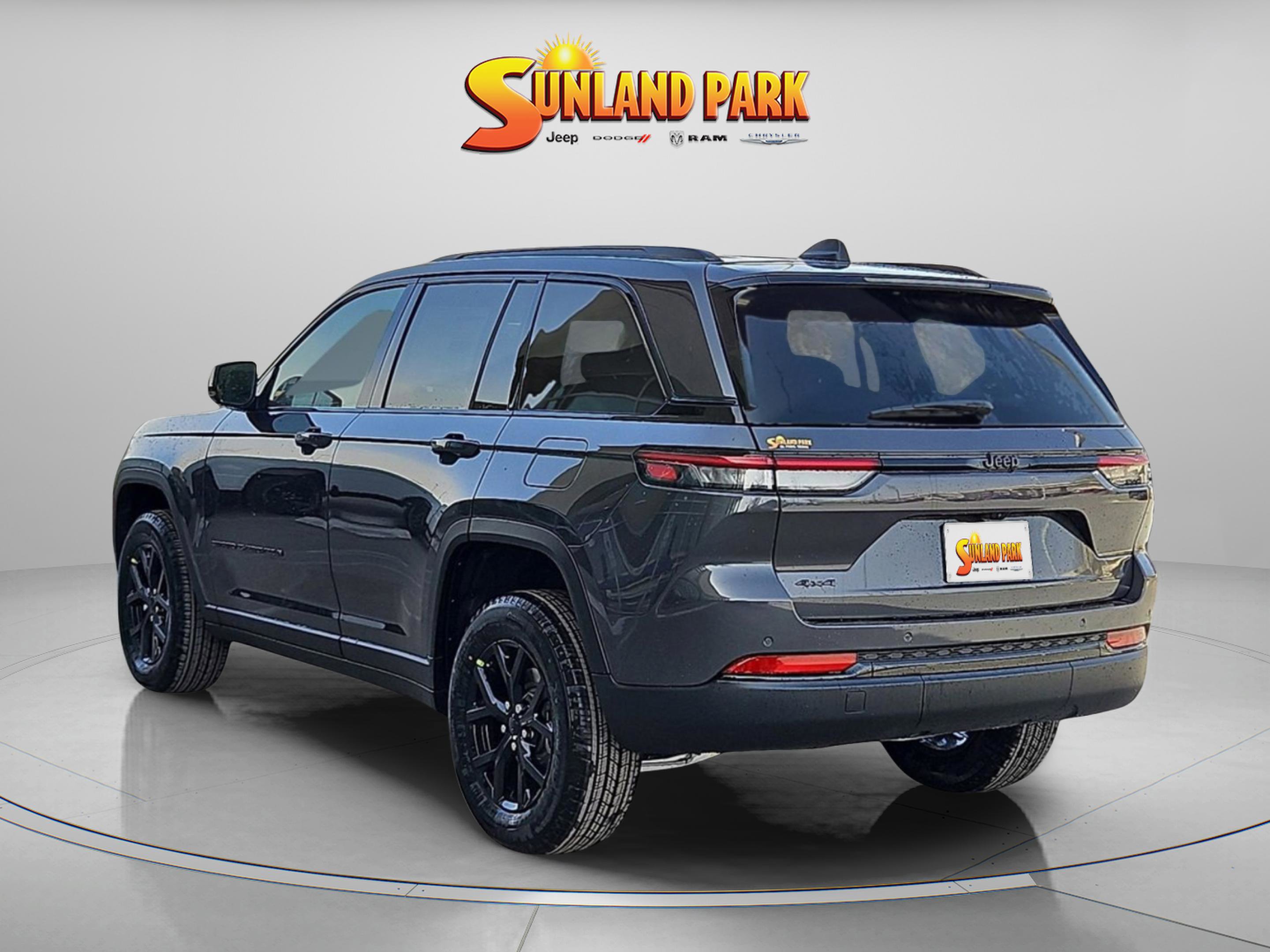 2025 Jeep Grand Cherokee Altitude X photo 3