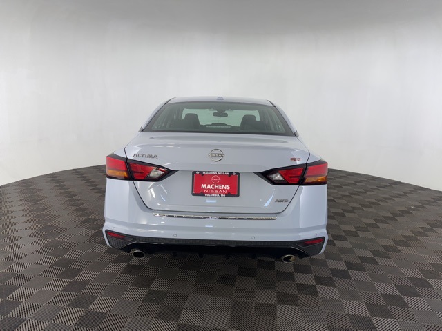 2023 Nissan Altima 2.5 SR photo 7