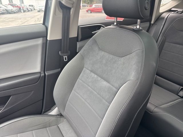 2022 Volkswagen Taos SE photo 16