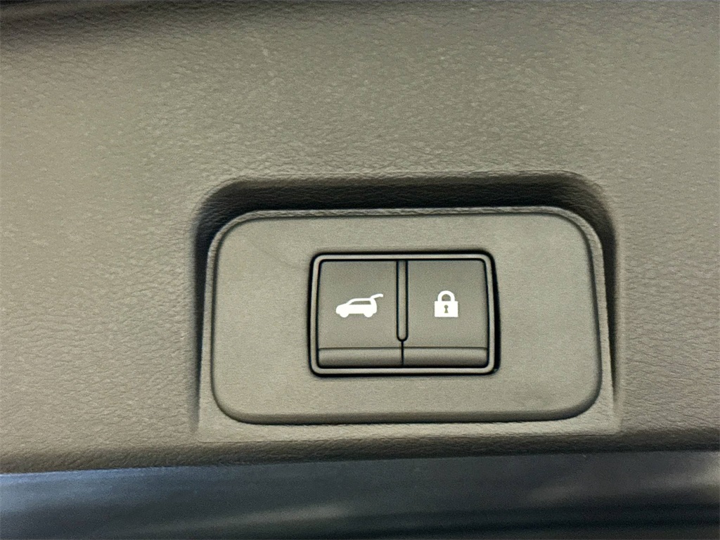 2026 Nissan Rogue SV photo 16