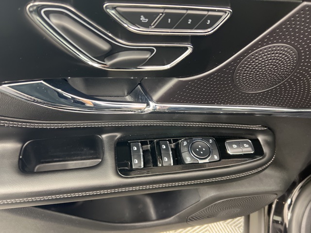 2023 Lincoln Corsair Standard photo 12