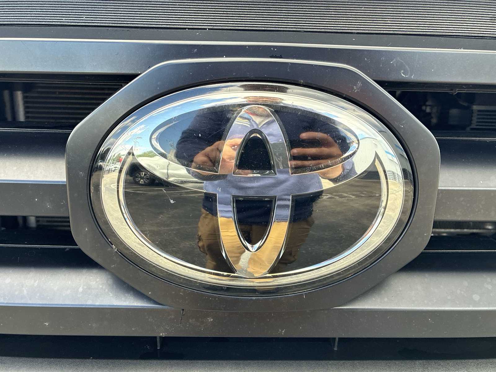 2020 Toyota Tacoma SR V6 photo 28