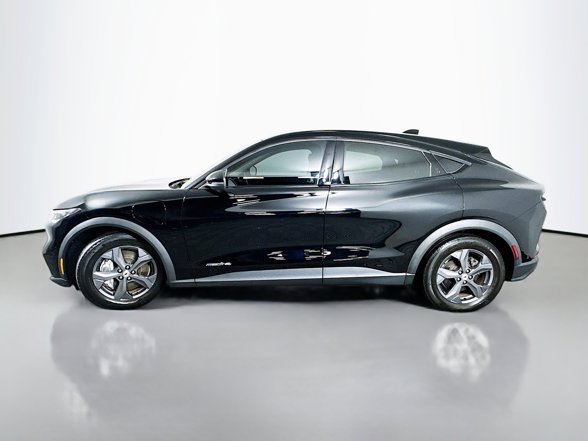 2021 Ford Mustang Mach-E Select photo 4