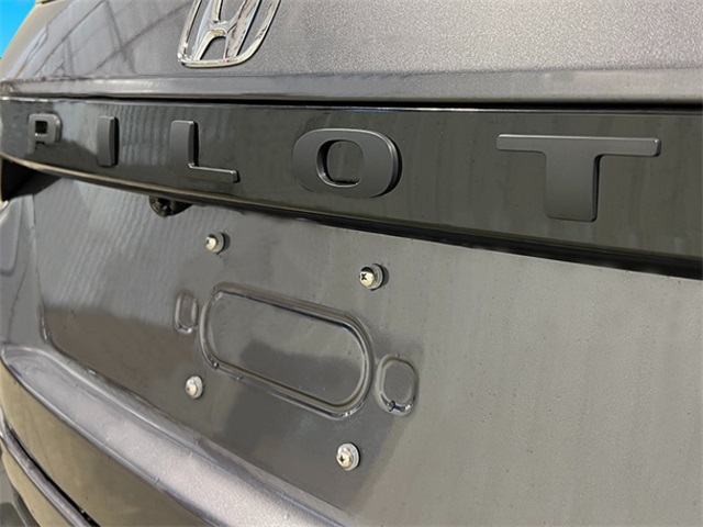2025 Honda Pilot Elite photo 3