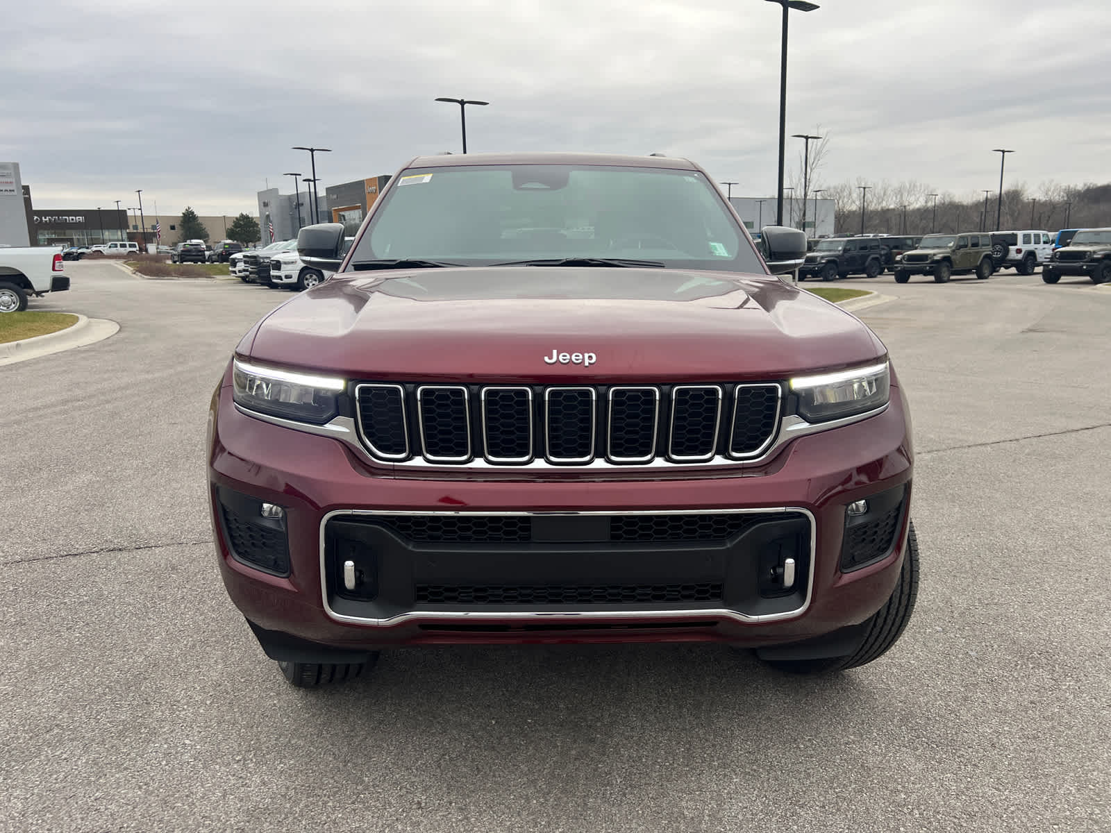 2025 Jeep Grand Cherokee Overland photo 3