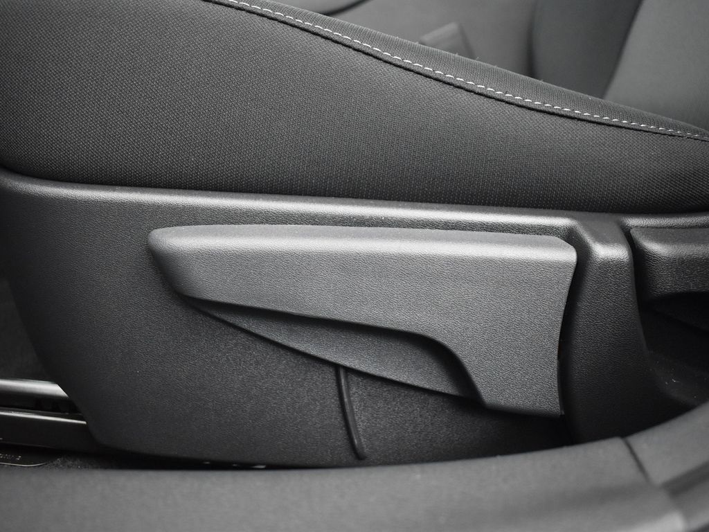 2025 Nissan Sentra SV photo 27
