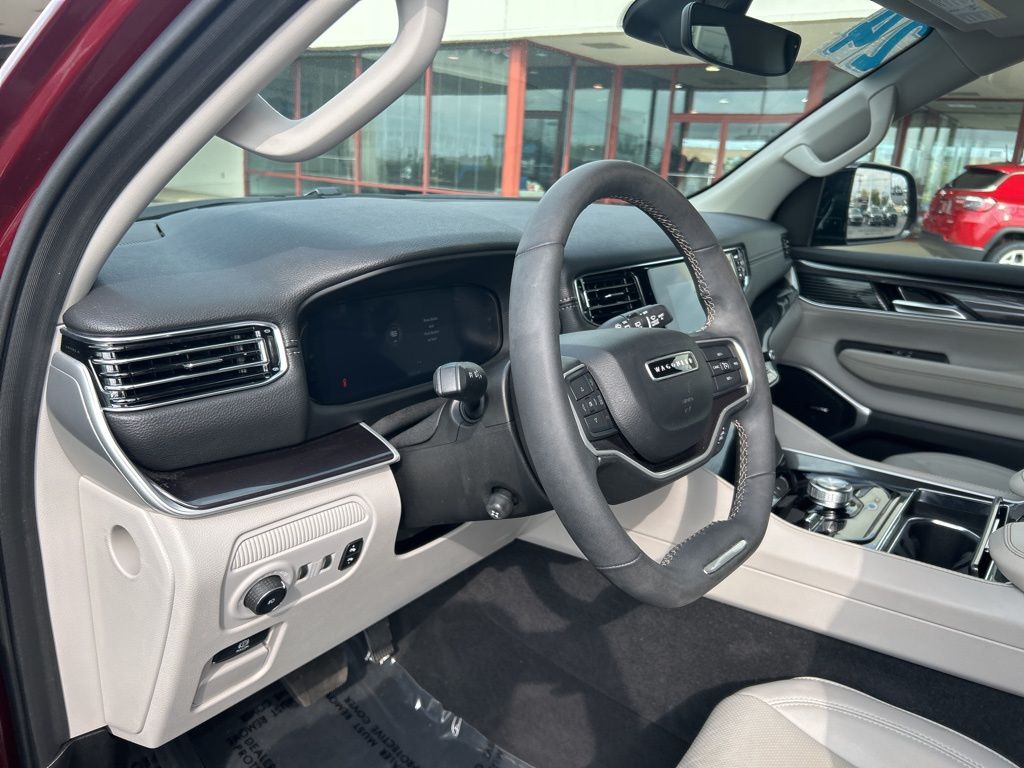 2024 Jeep Wagoneer Base photo 29