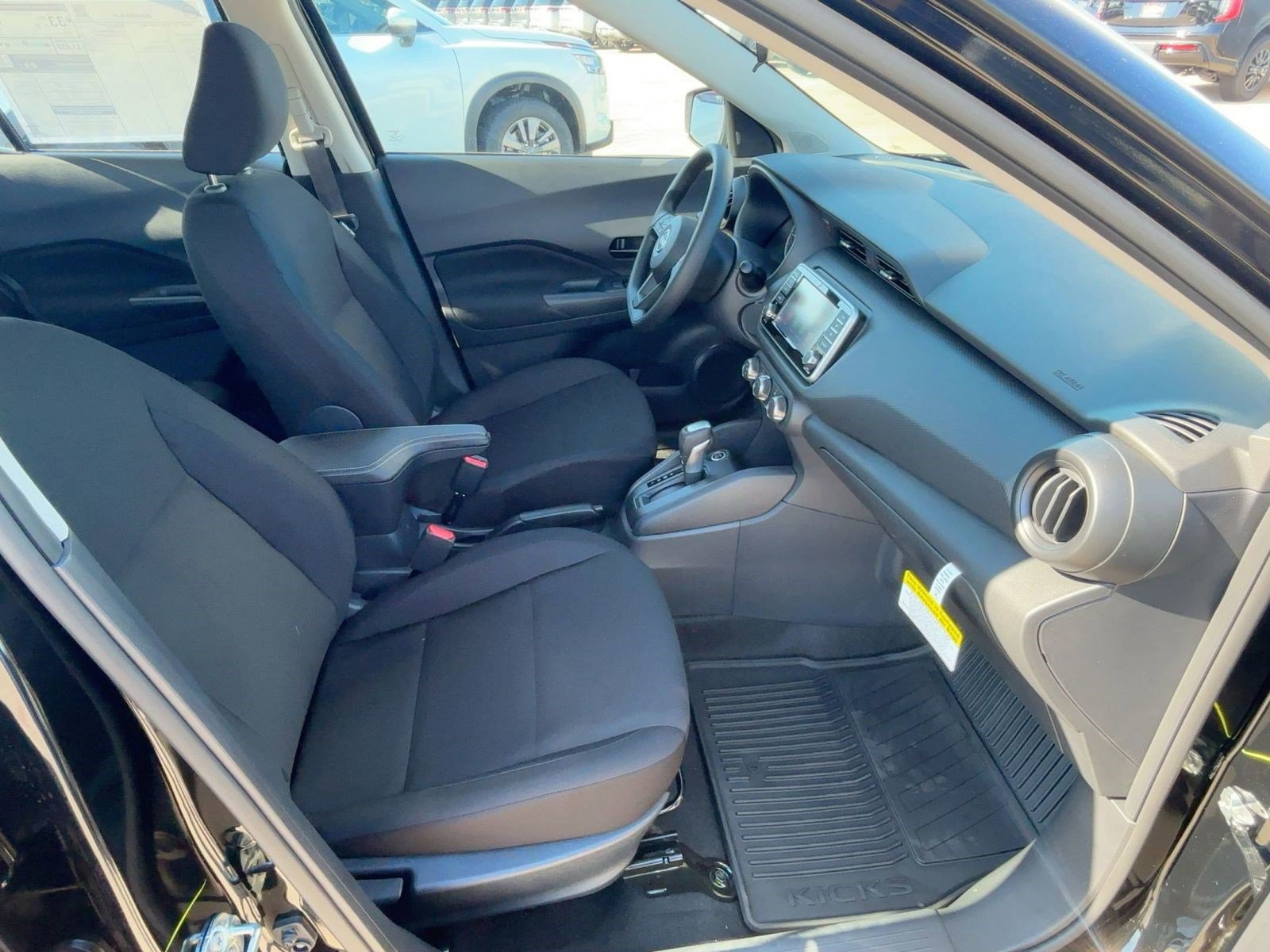 2025 Nissan Kicks Play S photo 26