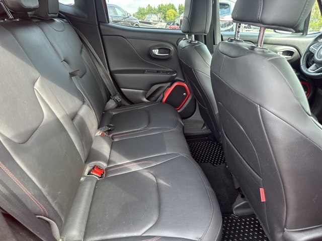 2016 Jeep Renegade Trailhawk photo 17