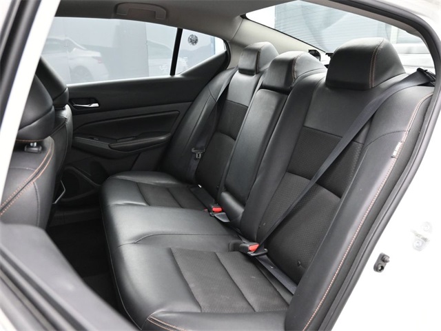 2022 Nissan Altima 2.5 SR photo 9