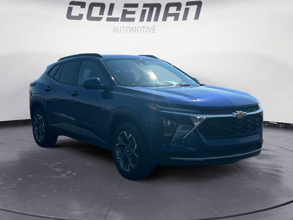 2024 Chevrolet Trax LT photo 7
