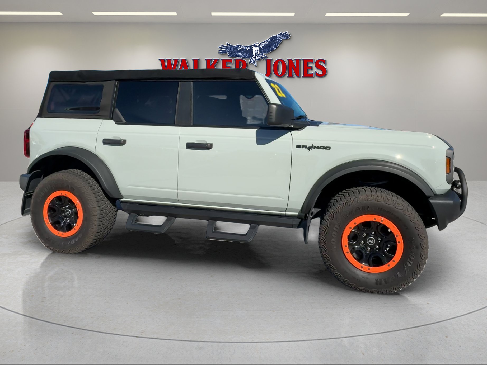 2022 Ford Bronco Big Bend photo 2