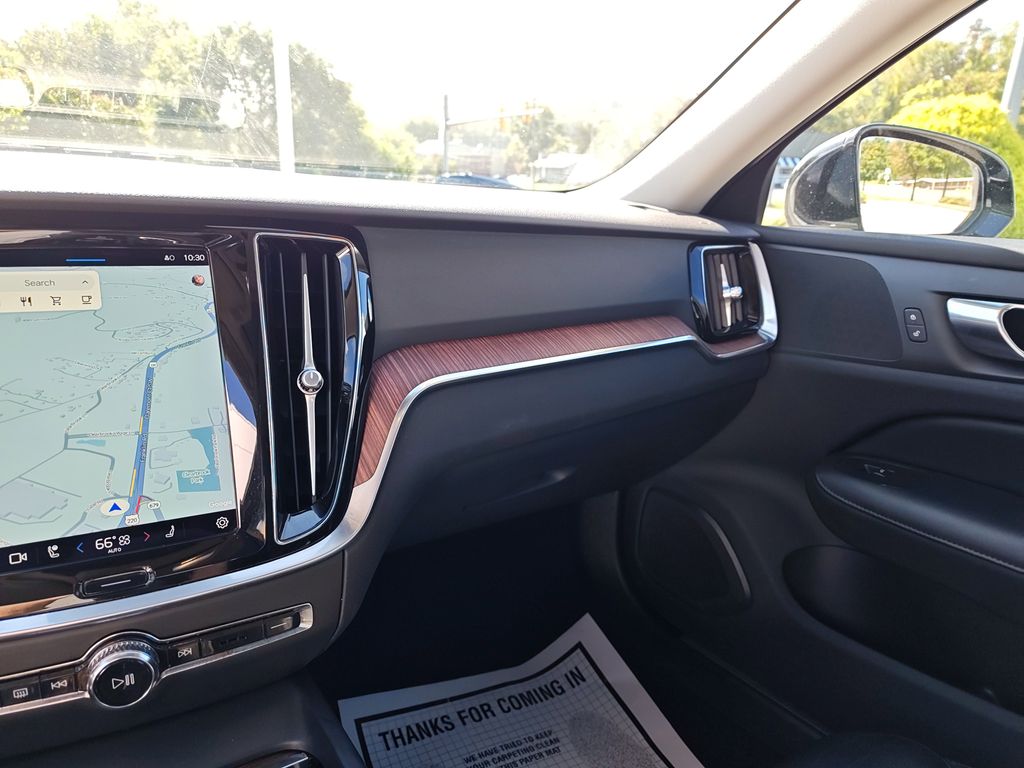 2024 Volvo S60 B5 Plus photo 23