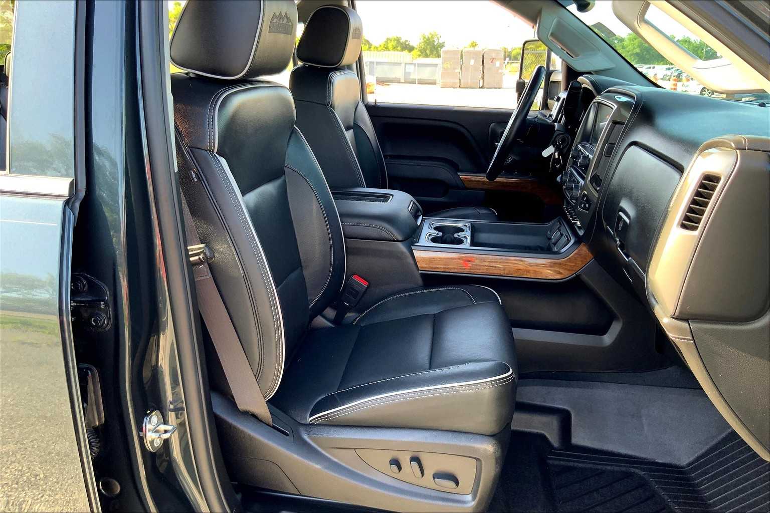 2019 Chevrolet Silverado 2500HD High Country photo 8