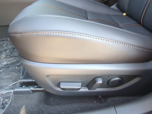 2025 Mazda CX-50 Premium photo 9