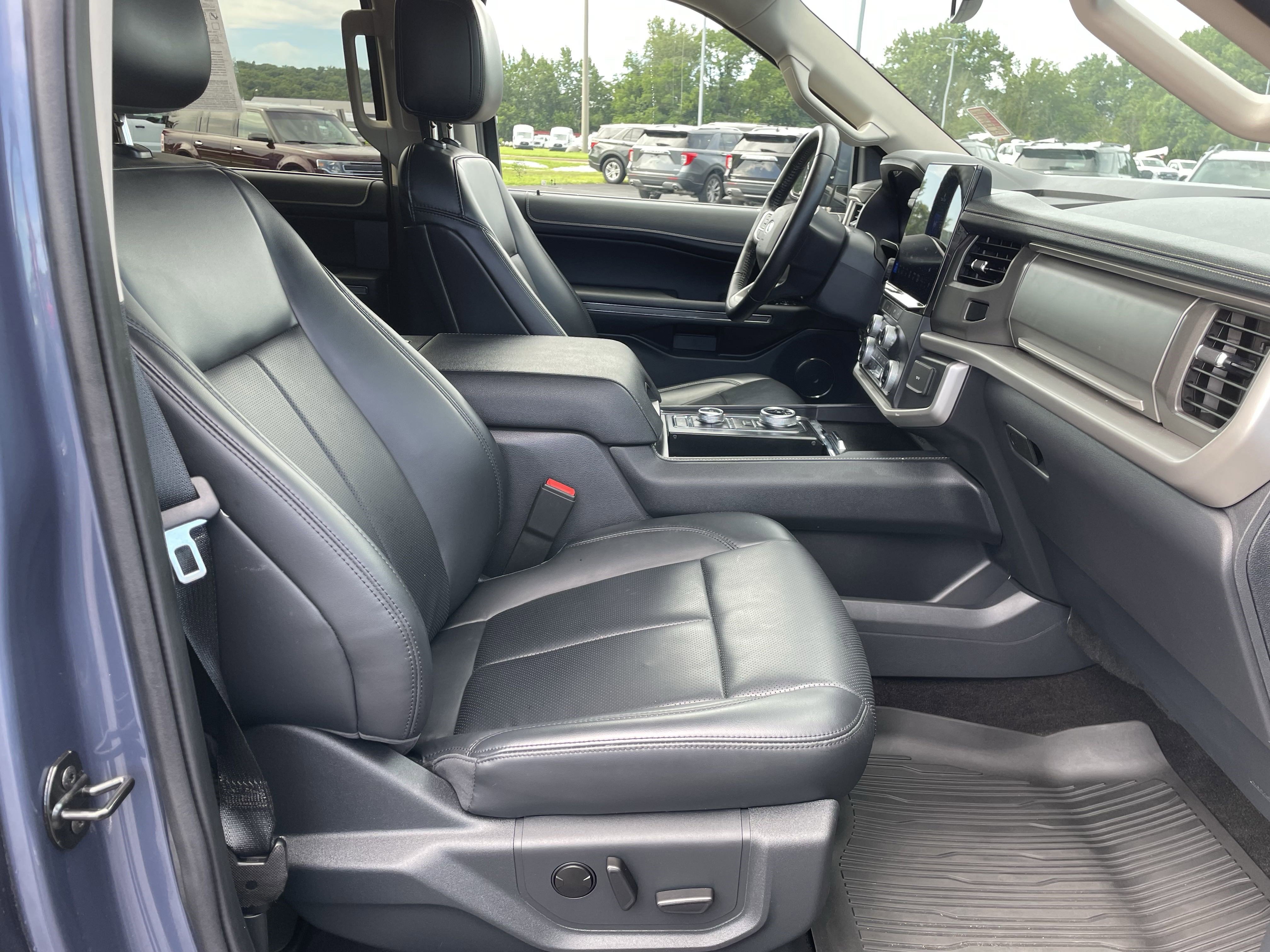 2022 Ford Expedition XLT photo 17