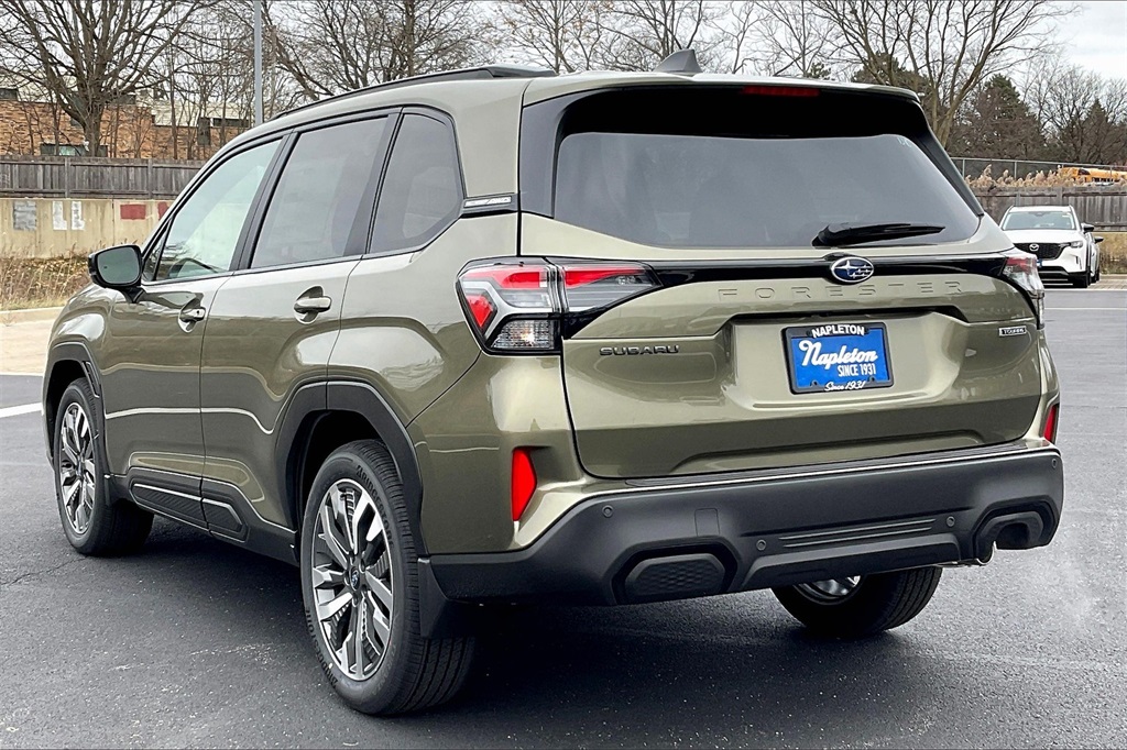 2025 Subaru Forester Touring photo 3
