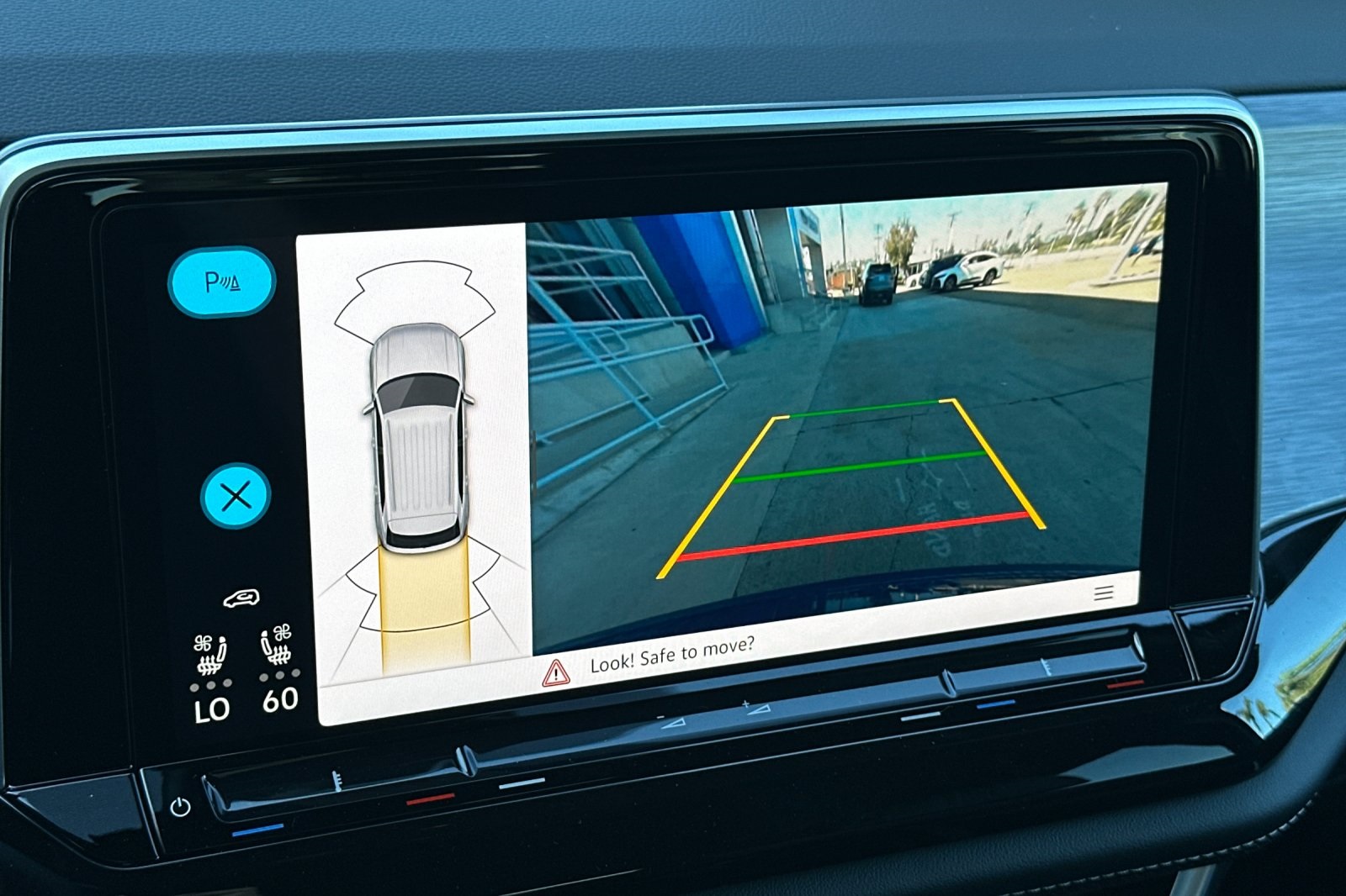 2026 Volkswagen Atlas Cross Sport SE Technology photo 19