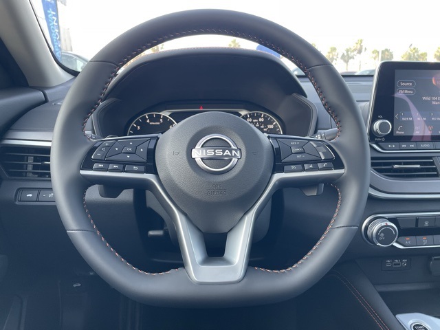 2025 Nissan Altima 2.5 SR photo 7
