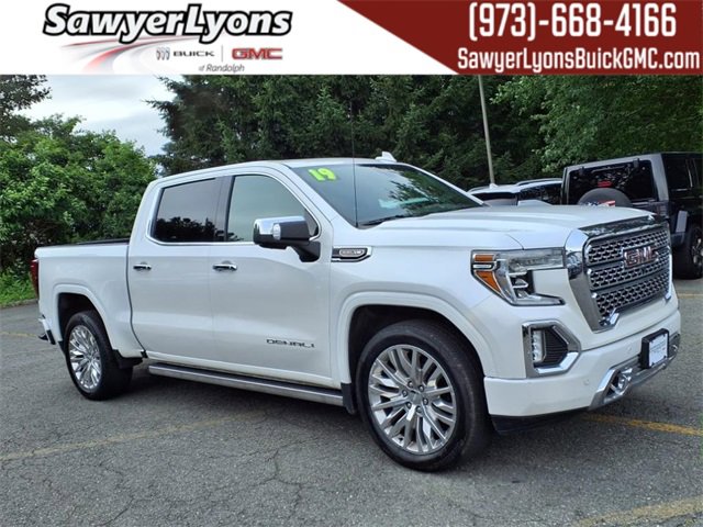 Used 2019 WHITE FROST TRICOAT GMC Denali image 1