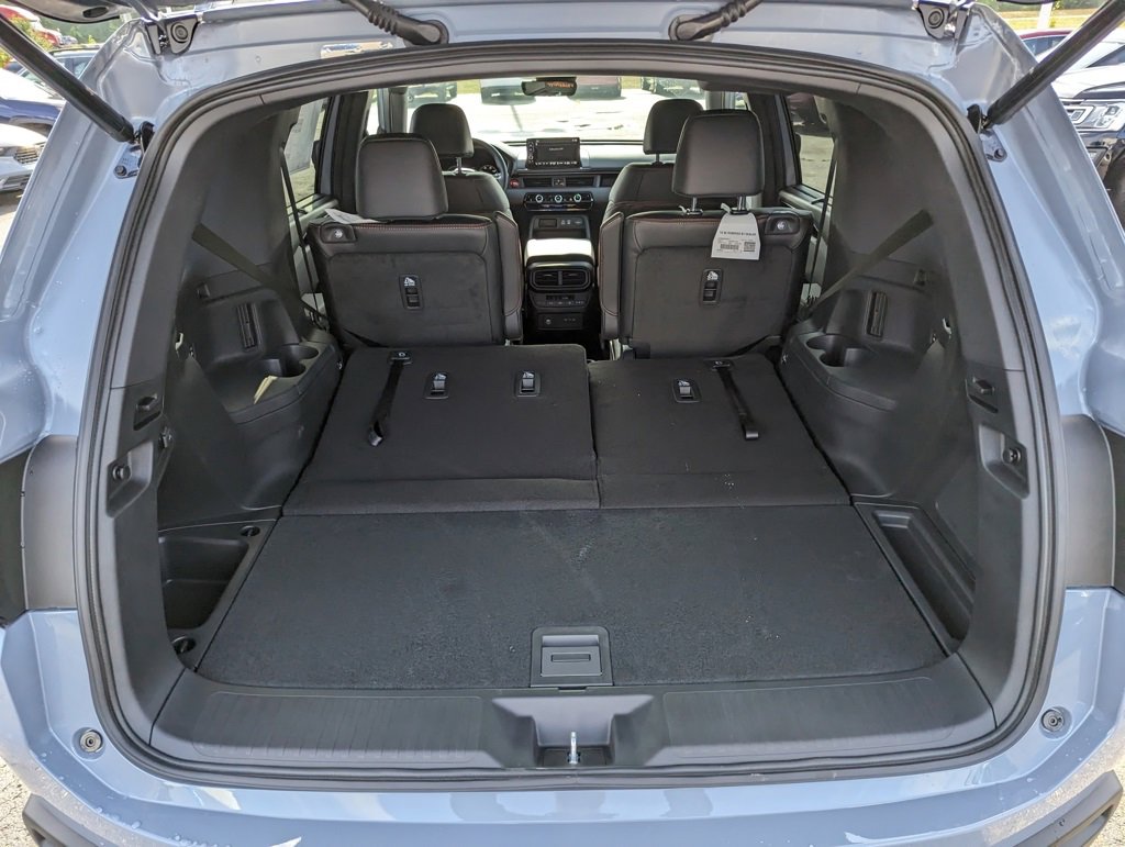 2025 Honda Pilot TrailSport photo 7