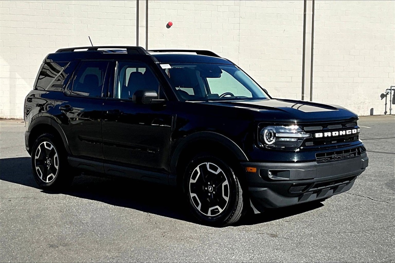 2021 Ford Bronco Sport Outer Banks photo 2