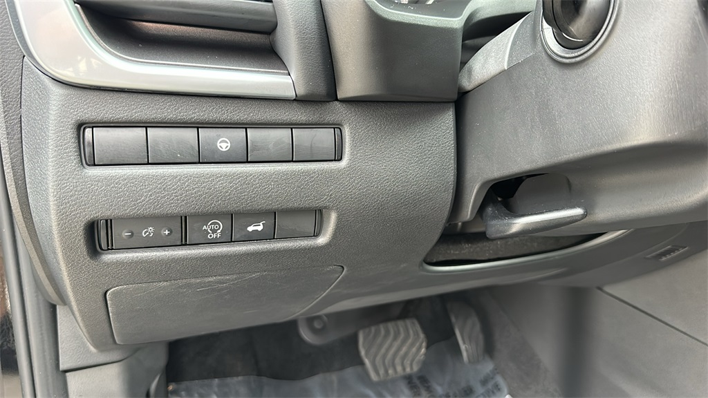 2024 Nissan Rogue SV photo 13