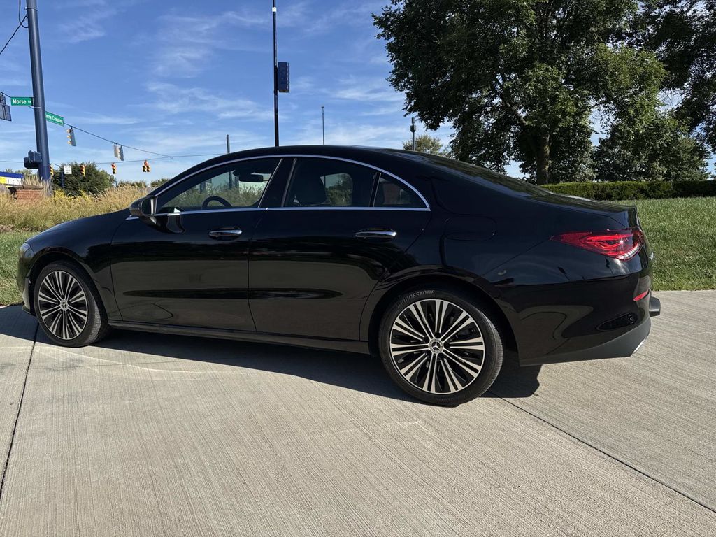 2023 Mercedes Benz CLA 250 4MATIC photo 3