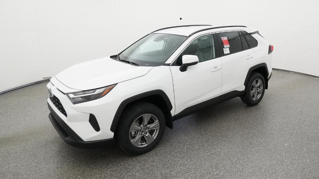2025 Toyota RAV4 XLE's photo