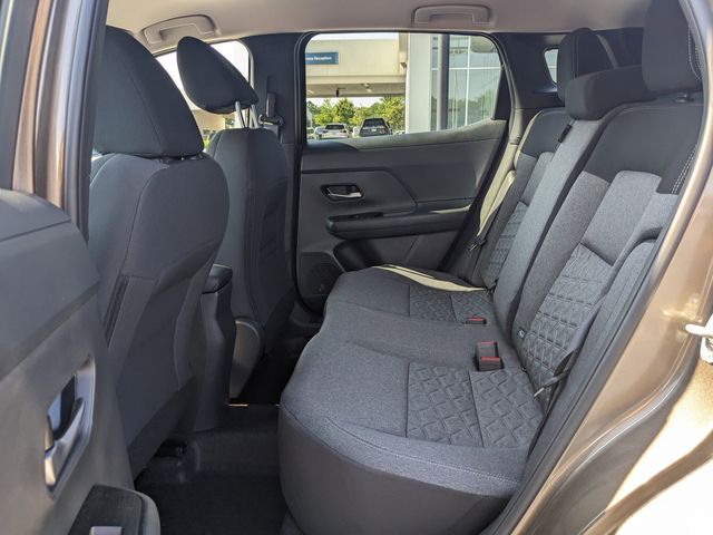 2025 Nissan Kicks SV photo 6