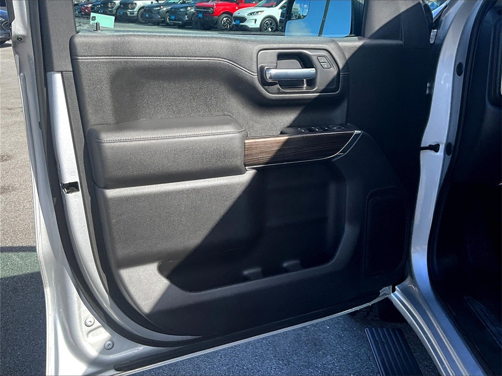 2022 Chevrolet Silverado 1500 LT photo 9