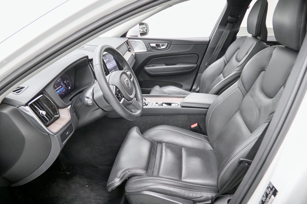 2023 VOLVO XC60 - Image 18