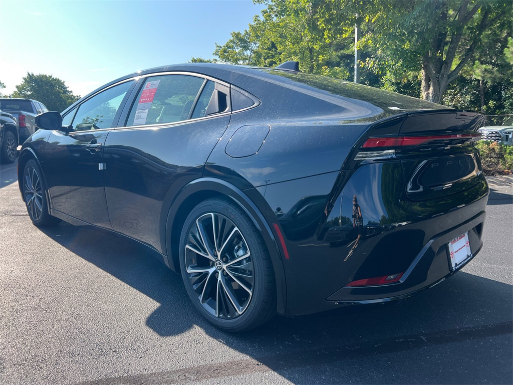 2025 Toyota Prius Limited photo 5