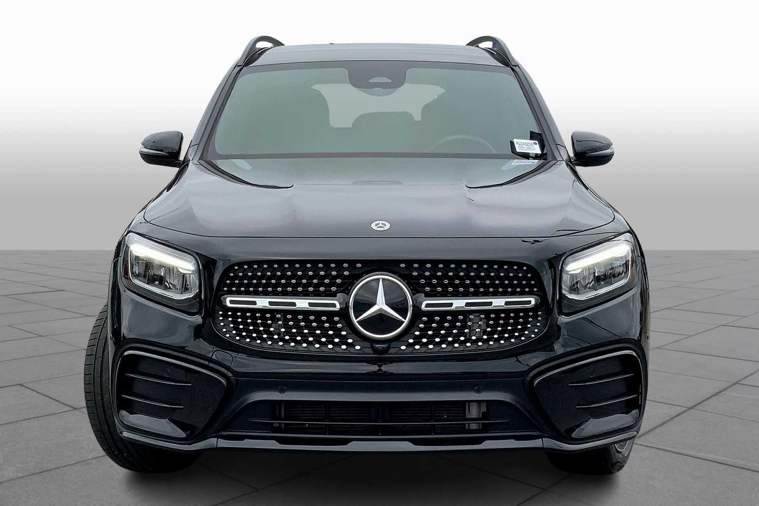 2024 Mercedes Benz GLB 250 photo 3
