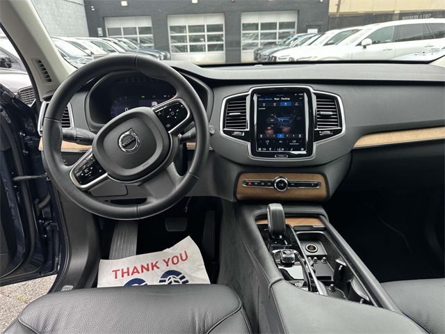 2023 Volvo XC90 B5 Plus photo 15