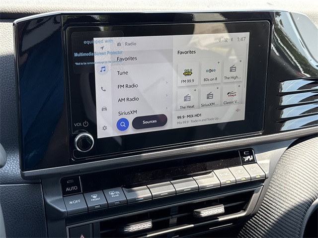 2025 Toyota Camry SE photo 21