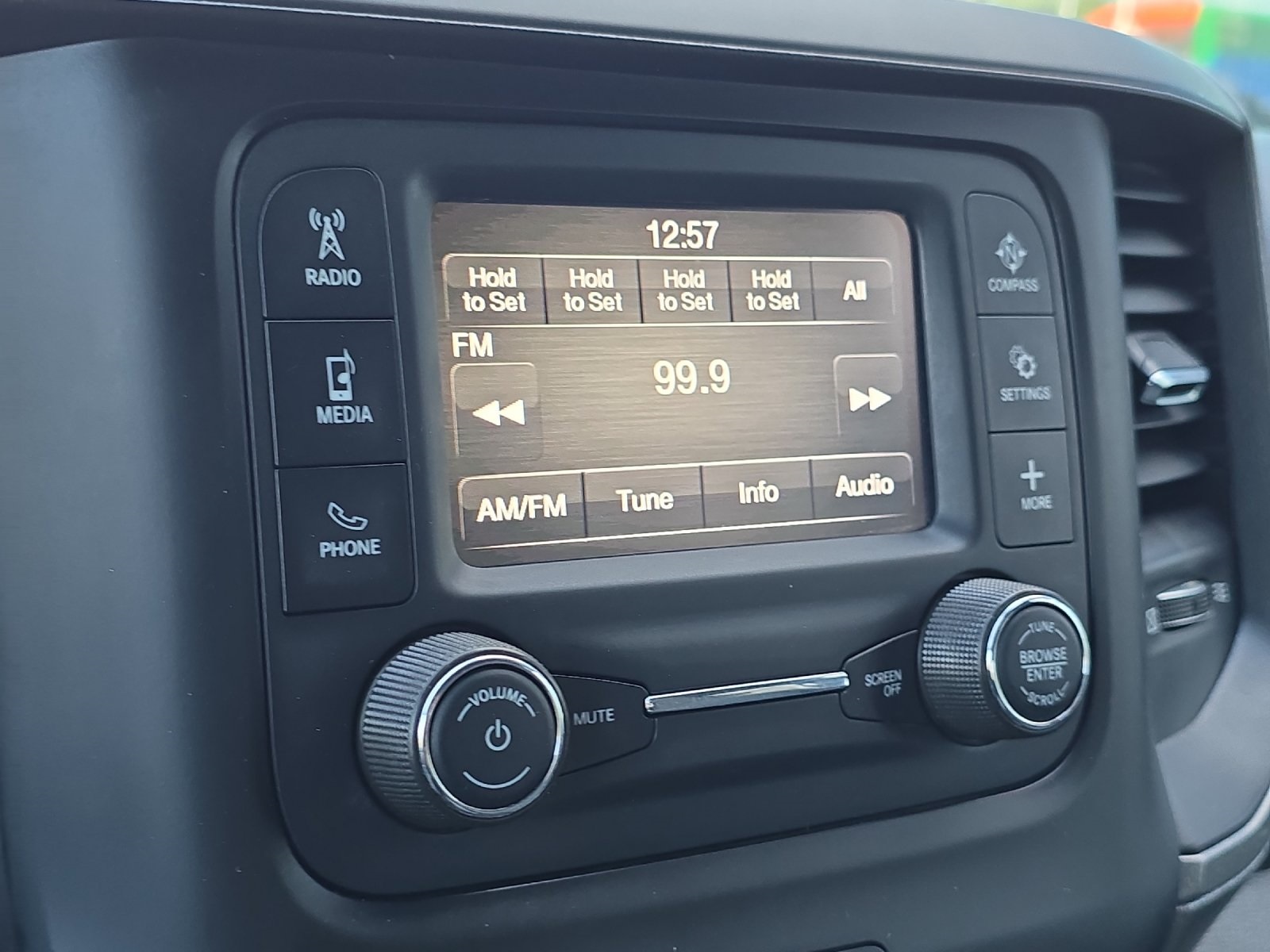 2022 Ram 2500 Tradesman photo 16