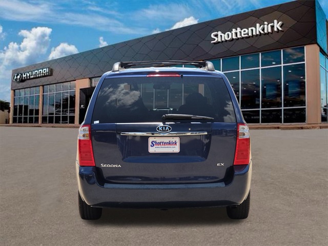 2008 Kia Sedona EX photo 2