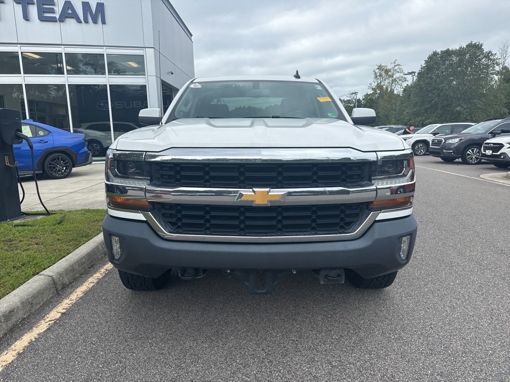 2017 Chevrolet Silverado 1500 LT photo 5