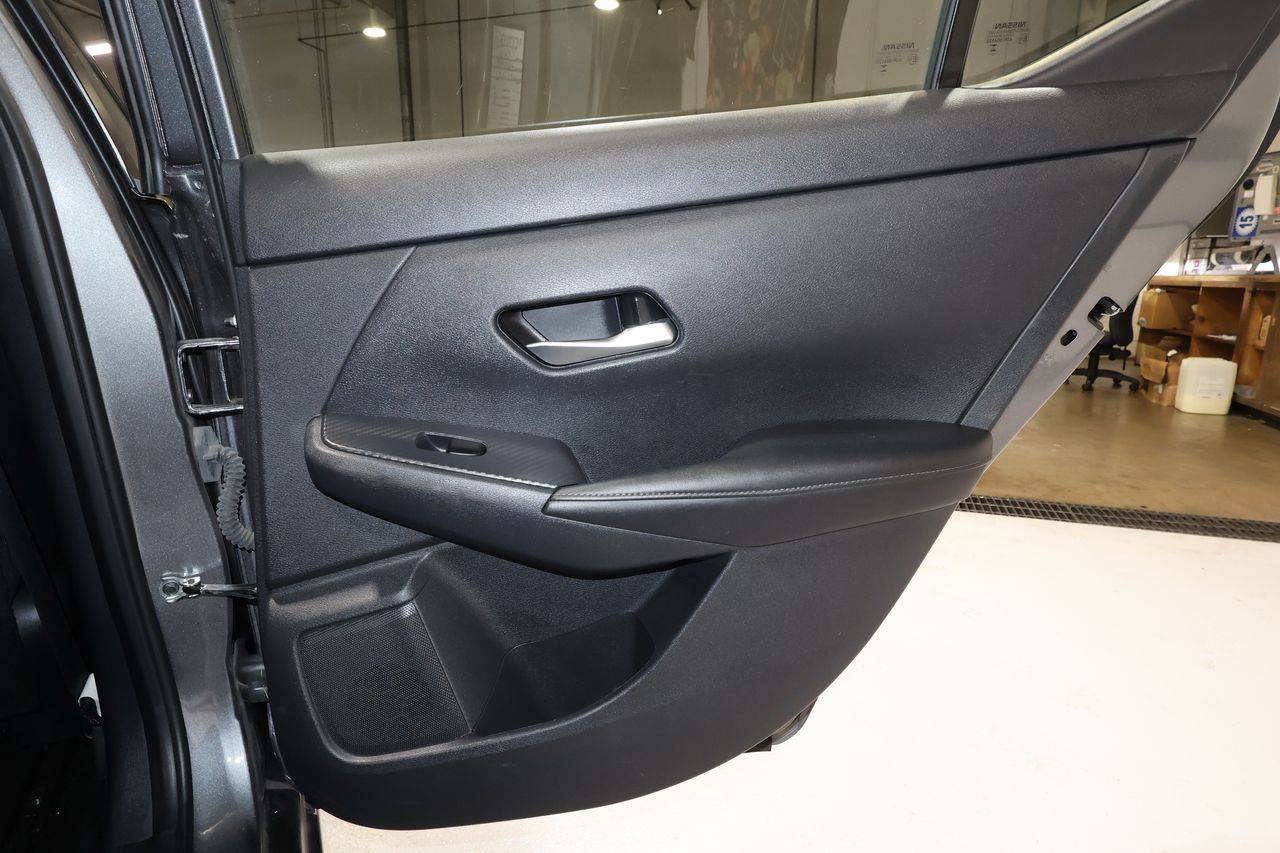 2023 Nissan Sentra SV photo 18