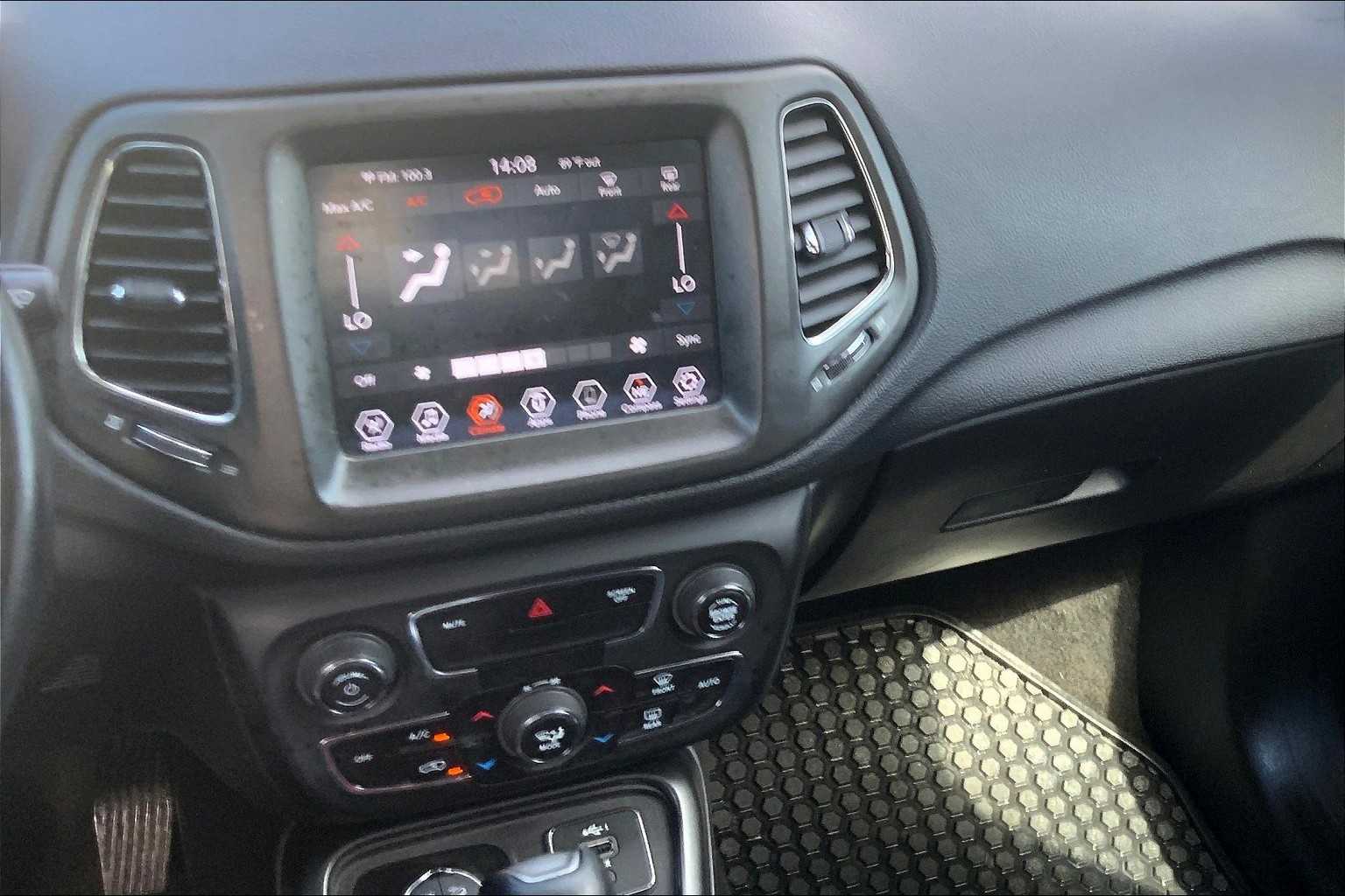 2019 Jeep Compass Trailhawk photo 3