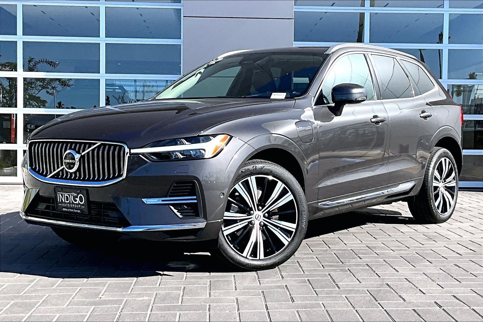 2022 Volvo XC60 Inscription's photo