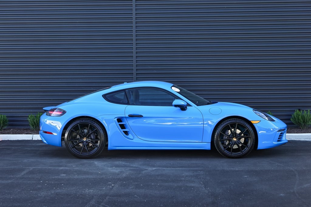 2025 Porsche Cayman photo 8