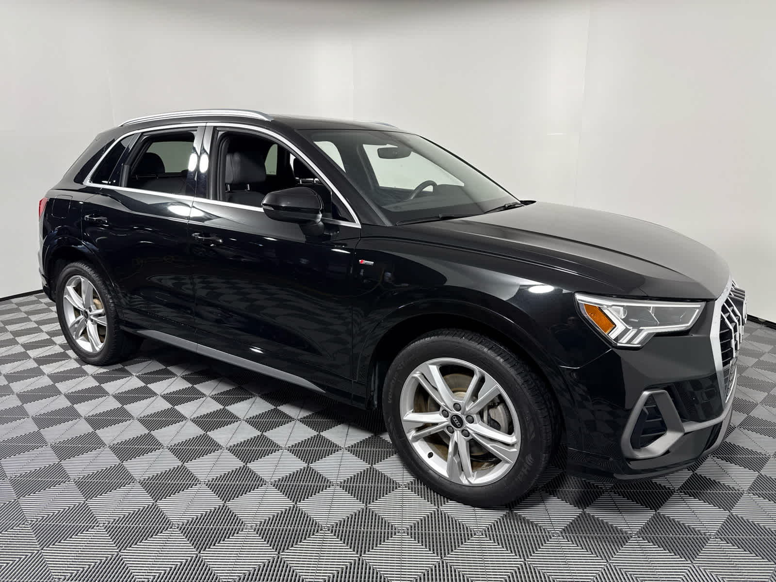 2022 Audi Q3 S line Premium Plus photo 9