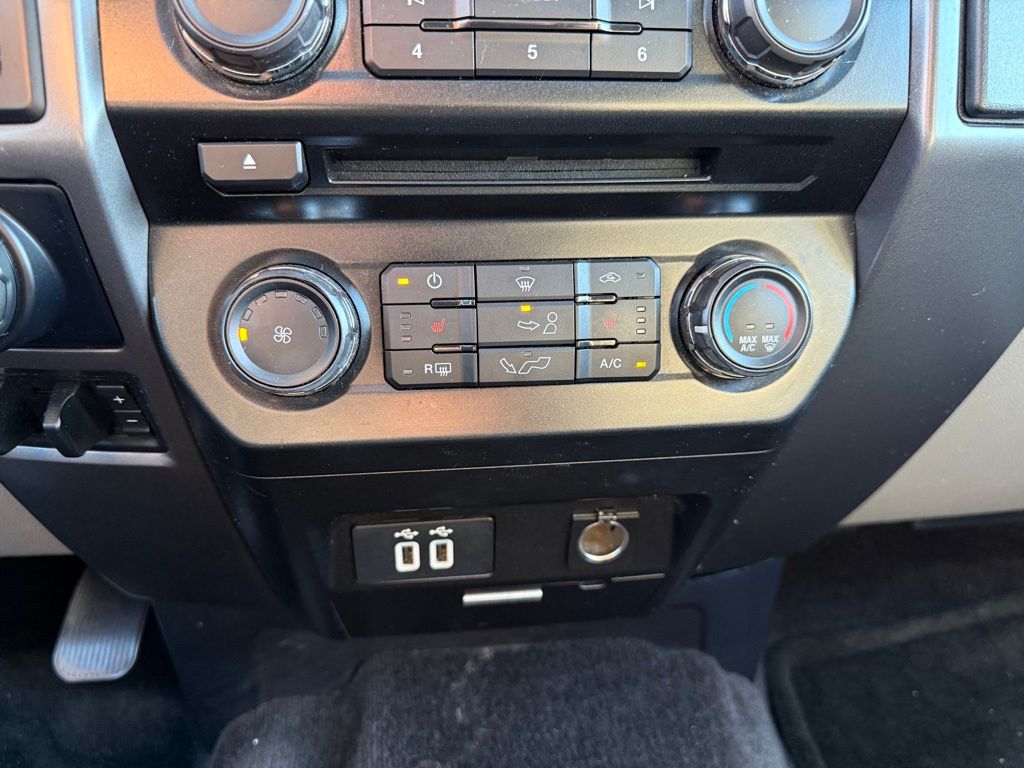2016 Ford F-150 XLT photo 14