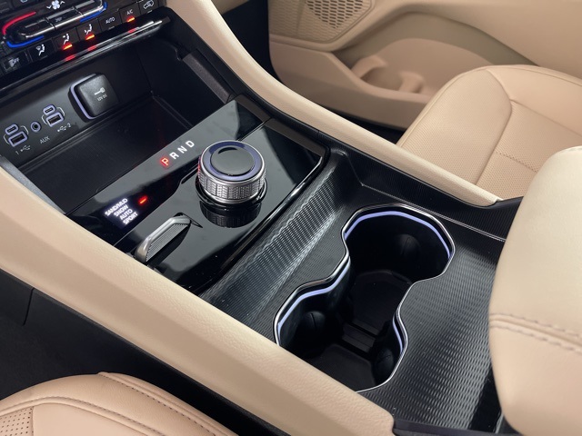 2025 Jeep Grand Cherokee Limited photo 13
