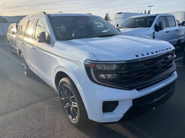 2025 Ford Expedition Platinum's photo