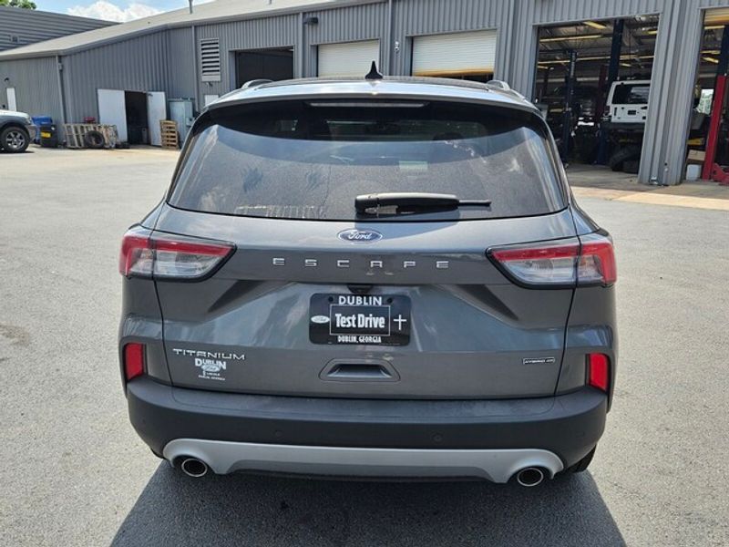 2022 Ford Escape Titanium Hybrid photo 10