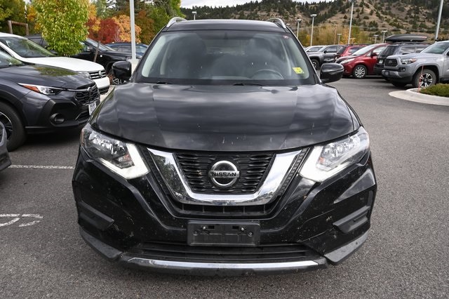 2018 Nissan Rogue SV photo 3